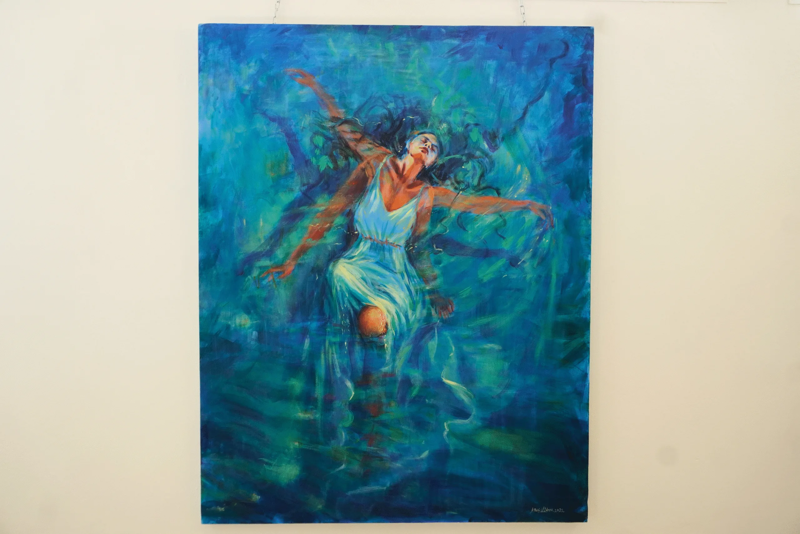 جمالٌ كدرعٍ وجمالٌ كسؤال: أماني في غاليري نوفا