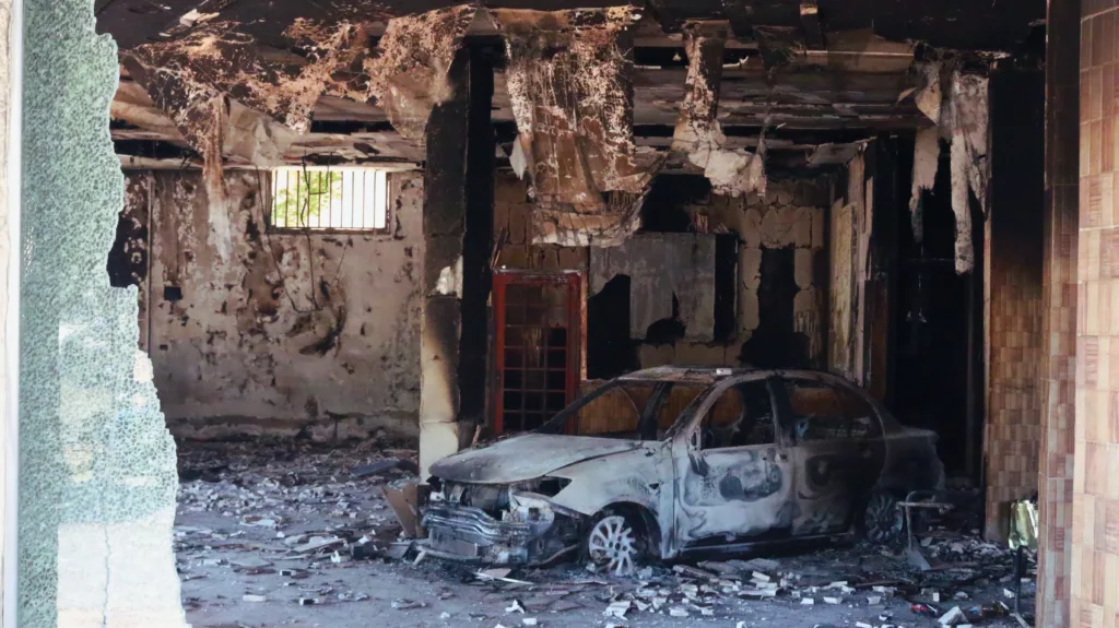 c0729bde 85c6 40fa b4d7 ca15ed3b891b